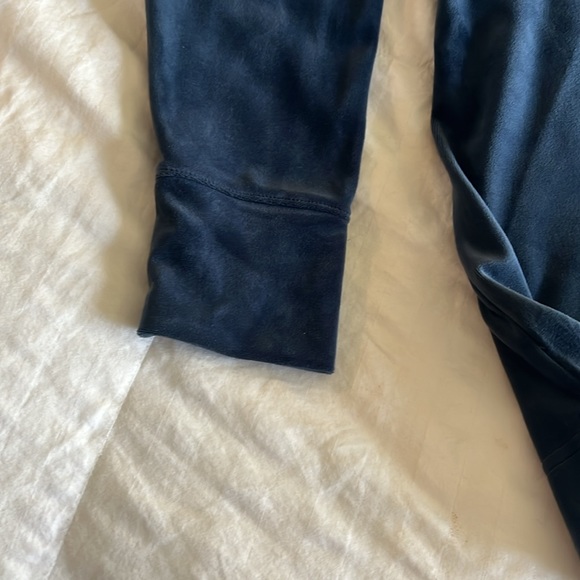 Lou & Grey Velour Sweatshirt EUC - Picture 3 of 4